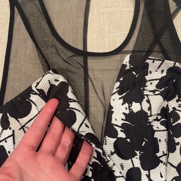 BCBGeneration Black and White Cocktail Dress Sz:2 - Picture 5 of 7